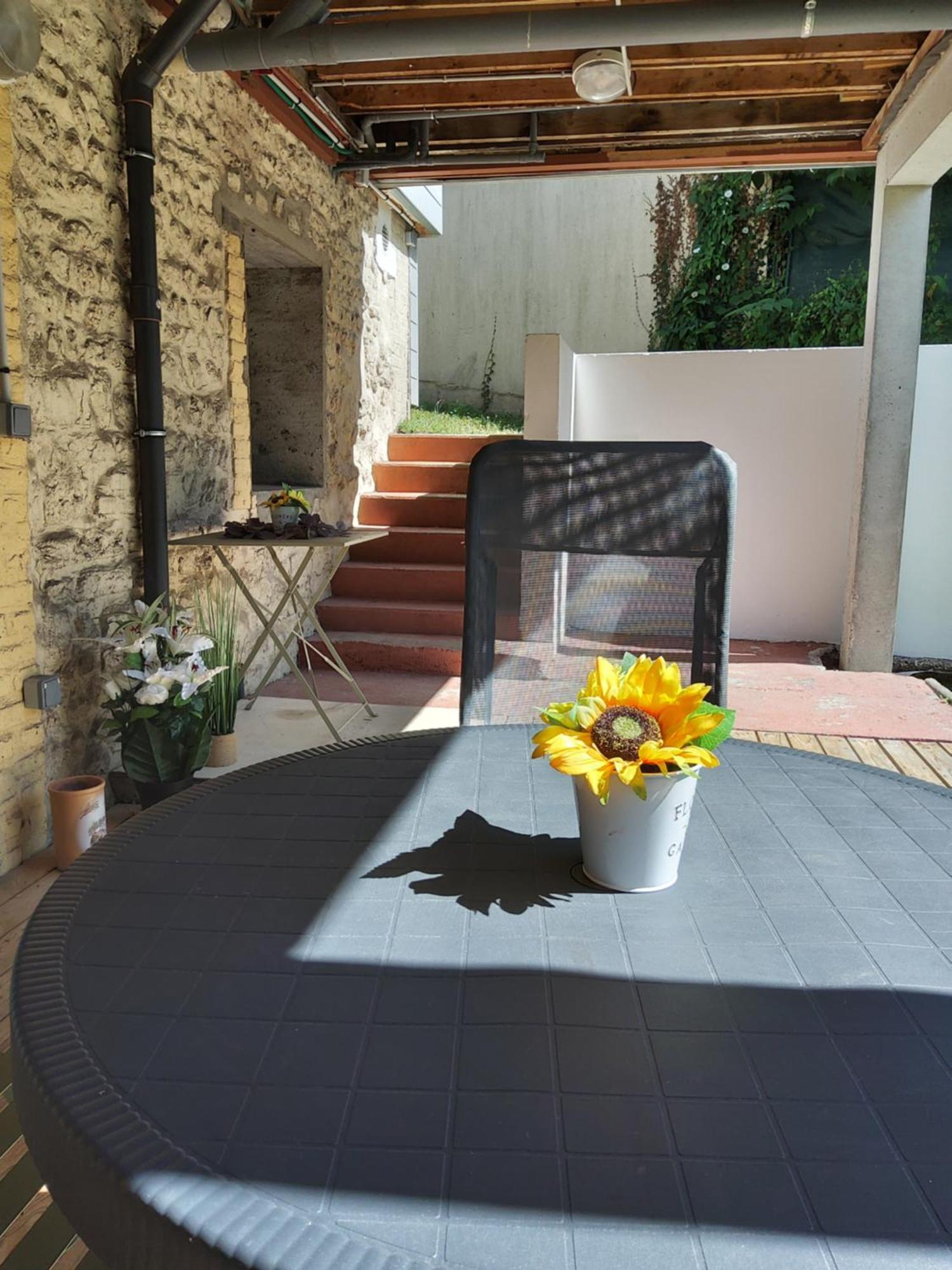 Meuble Avec Cour Apartamento Sotteville-lès-Rouen Exterior foto
